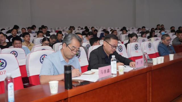 九游娱乐：教材解读明课标优质课堂展风采(图4)