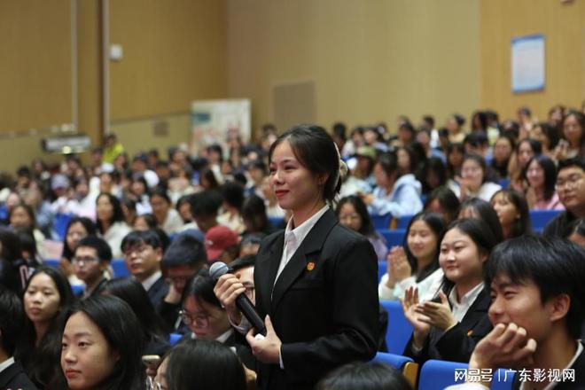 “电影非常真实走进我们的心里”《音乐课》在江西科技学院巡映(图4)