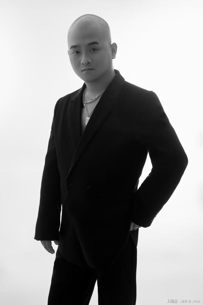 华语原创感恩歌手光头哥深情演唱原创歌曲《孝敬父母》全国发行(图3)