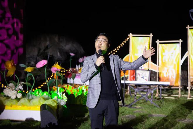 朗诵传情歌声悠扬！“声入人心”草坪朗诵音乐会精彩纷呈(图2)
