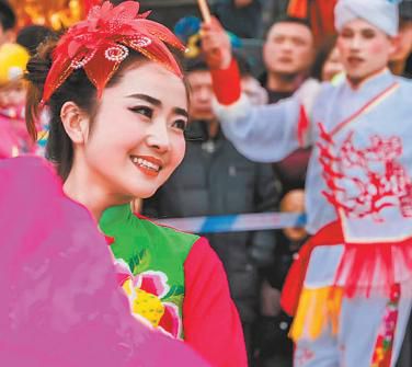 九游娱乐文化：米脂县强化“保护、传承、发展”历史文化让非遗项目留下来、活起来——非遗绘银州匠心传新韵(图1)