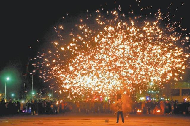 九游娱乐文化：米脂县强化“保护、传承、发展”历史文化让非遗项目留下来、活起来——非遗绘银州匠心传新韵(图7)