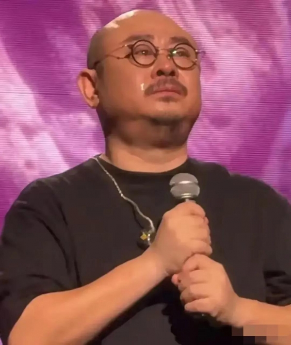 刀郎演唱会引狂欢！门票已成尽孝硬通货(图1)