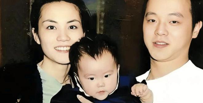九游娱乐：窦靖童：我的天后妈妈钱多到用不完但穷苦潦倒的爸爸是我的心病