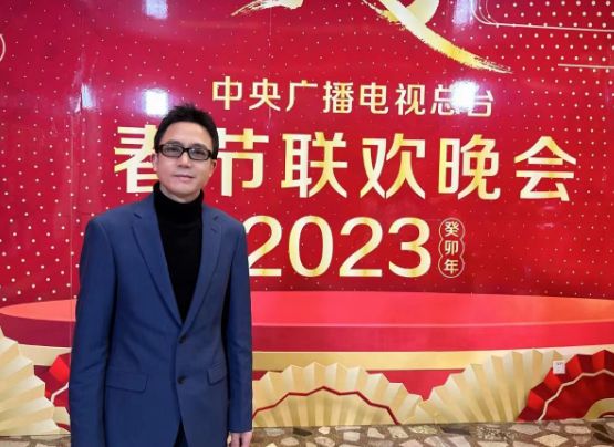 九游娱乐文化：写歌20年穷困潦倒前妻失望选择离婚谁料46岁靠一首歌一夜成名(图14)