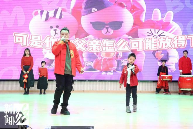 上海7岁小孩火了！最近很多人刷到：听着听着就哭了