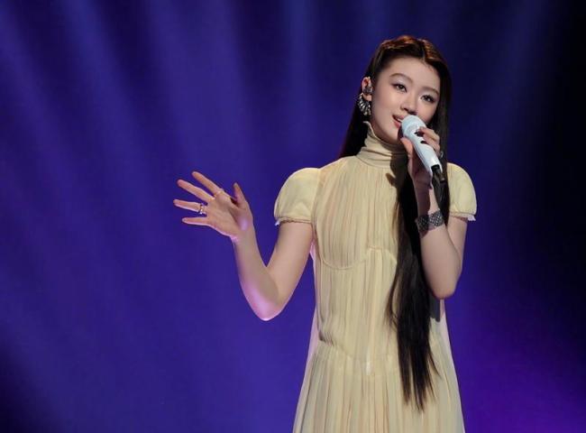 九游娱乐：《歌手》卫兰淘汰者来女揭榜成功引发热议(图4)