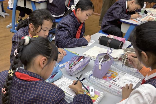 沪滇“音乐信使”传递聂耳精神两地青少年制作明信片跨越千里共赴文化约定(图2)