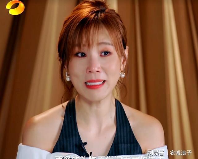 九游娱乐文化：歌手：李佳薇还会不会走着走着就没了？她的演唱已经给出了答案(图4)