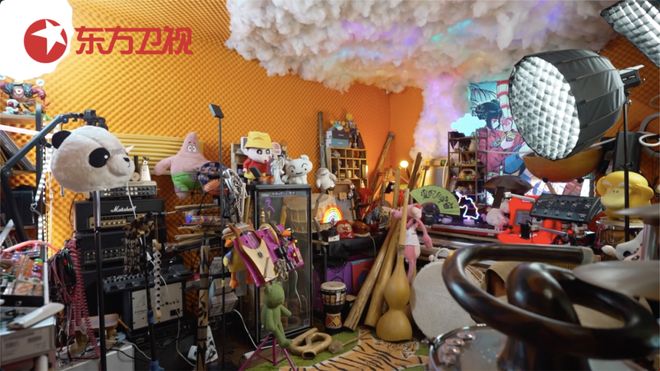 九游娱乐文化：东方卫视22：40《下一站》城市音乐奇遇：用两元船票换一场演出用自然和创意制作乐器(图5)