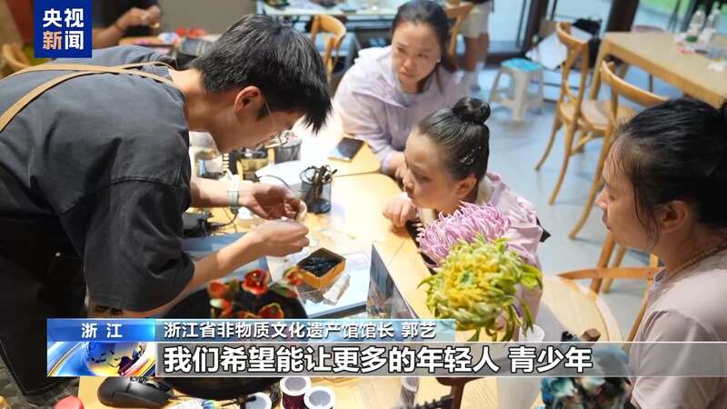 九游娱乐文化：赏古乐、做扎染……这个暑假沉浸式感受非遗的魅力(图7)