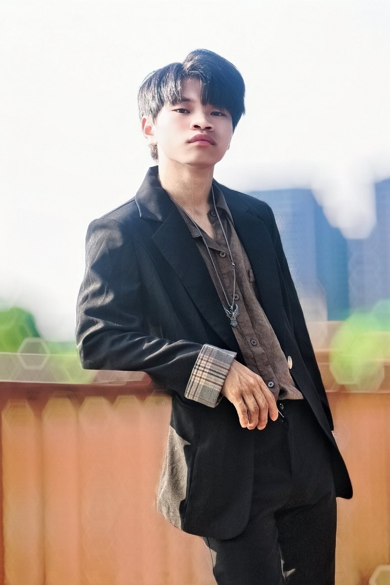 九游娱乐：陆绍福新歌《中国青年心底话》上线载而歌！(图2)