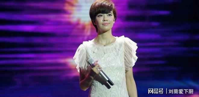 九游娱乐：41岁郁可唯音乐突破王菲乐坛瞩目(图3)