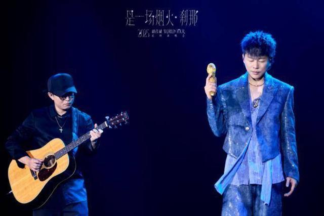 九游娱乐：胡彦斌2025年巡演返场成都定档10月25日