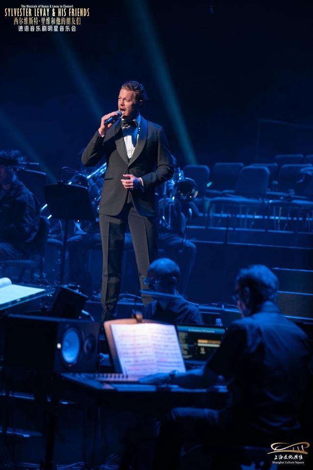 文化广场响起生日歌80岁里维带来德语音乐剧迷年度狂欢(图2)