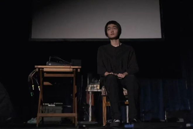 九游娱乐文化：案例｜“你和我”：三年亏近百万一个高中辍学生的实验音乐乌托邦(图2)