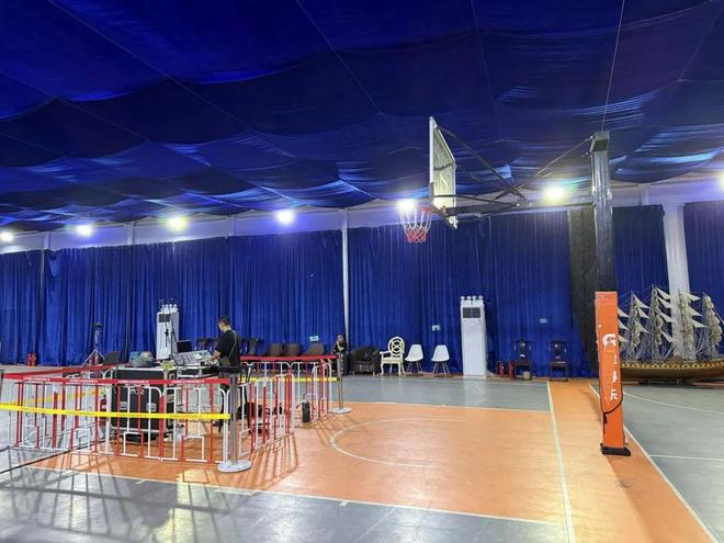 九游娱乐文化：案例｜“你和我”：三年亏近百万一个高中辍学生的实验音乐乌托邦(图9)