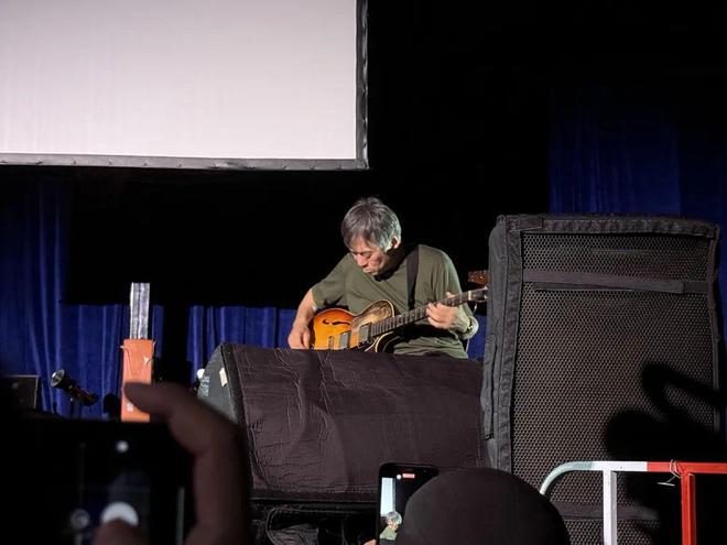 九游娱乐文化：案例｜“你和我”：三年亏近百万一个高中辍学生的实验音乐乌托邦(图10)