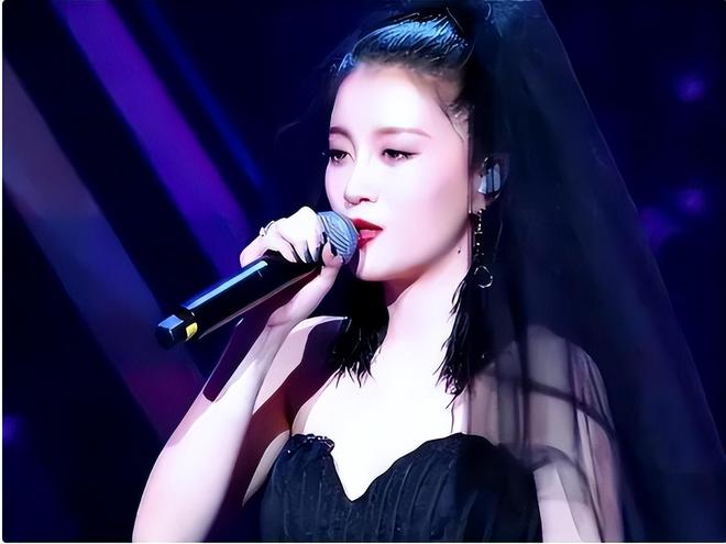 九游娱乐文化：好声音没夺冠却嫁给了爱奇艺总裁34岁就已经成为人生赢家！(图4)