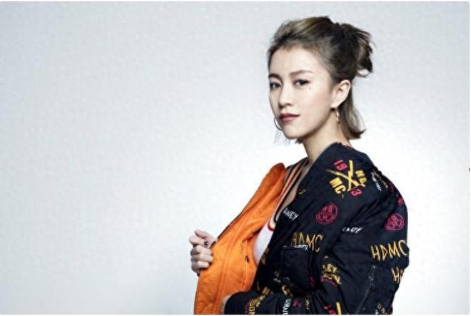 九游娱乐文化：好声音没夺冠却嫁给了爱奇艺总裁34岁就已经成为