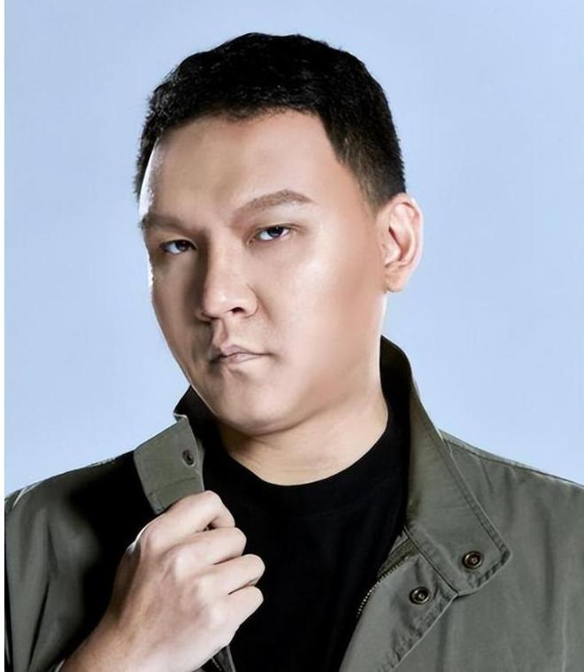 九游娱乐文化：好声音没夺冠却嫁给了爱奇艺总裁34岁就已经成为人生赢家！(图2)