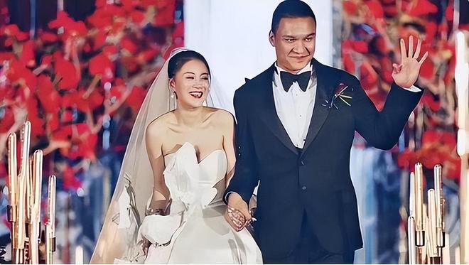 九游娱乐文化：好声音没夺冠却嫁给了爱奇艺总裁34岁就已经成为人生赢家！(图20)