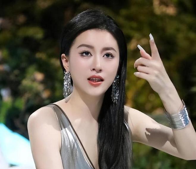 九游娱乐文化：好声音没夺冠却嫁给了爱奇艺总裁34岁就已经成为人生赢家！(图24)