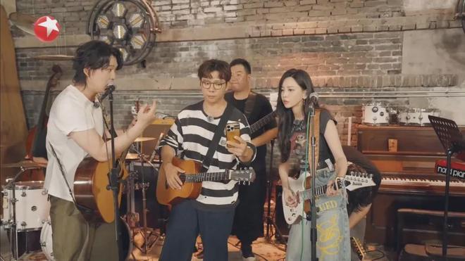 音综困于大金曲《听谁在唱歌》和于适找到了答案(图10)