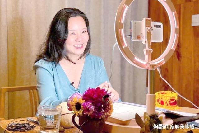 龚琳娜自述离婚内幕：“我们搂着睡了20年直到他说交了女朋友”(图7)