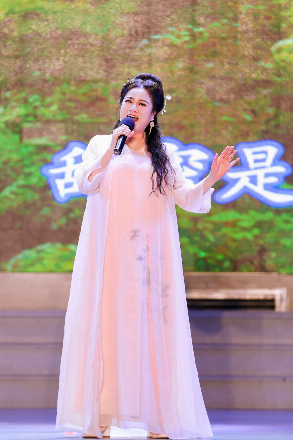 九游娱乐：放歌大家乐舞台《古榄园》助力原创音乐“出圈”(图2)