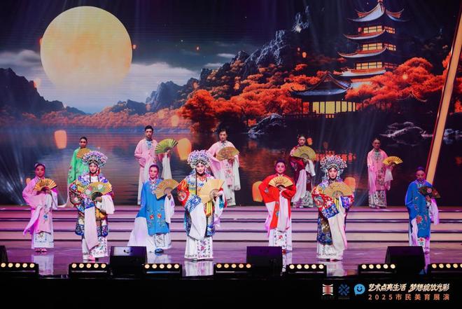 普通学员变身舞台主角上海市民艺术夜校秋季班“交卷”！(图2)