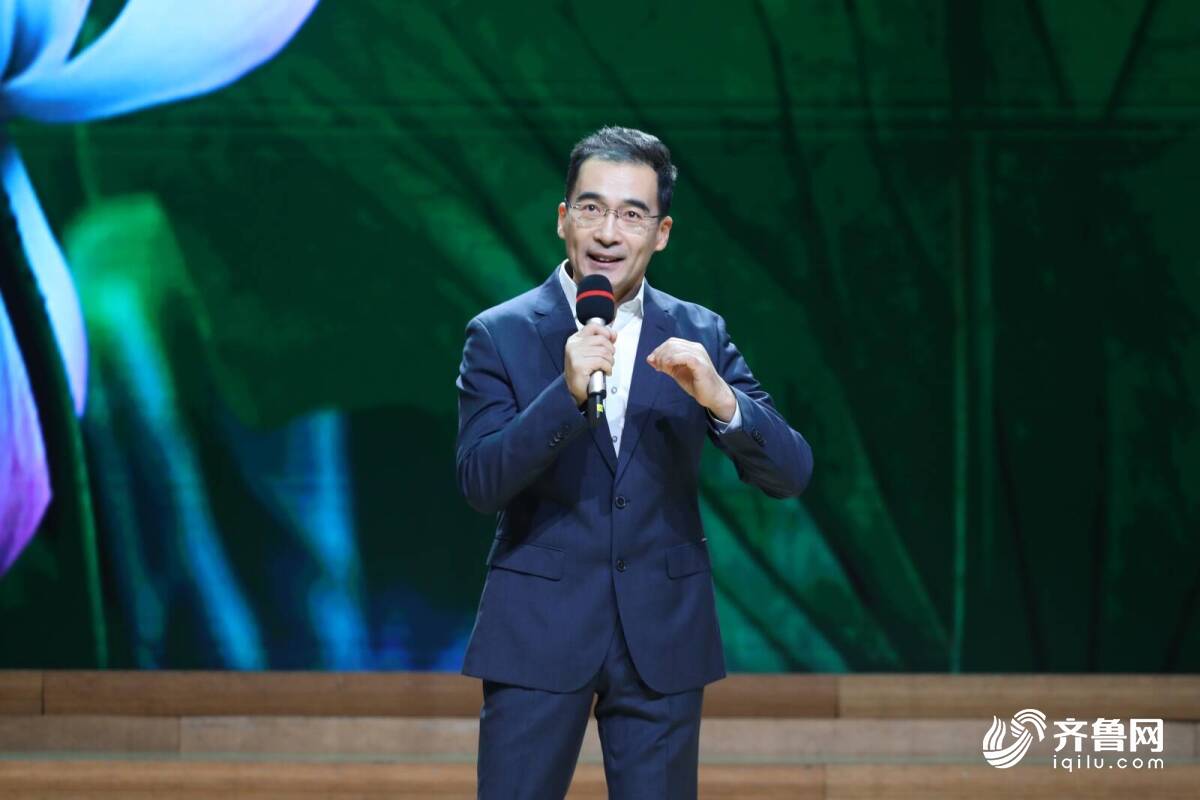 九游娱乐：解锁合唱艺术的更多可能！天下泉城合唱团2025专场音乐会温暖开唱(图8)