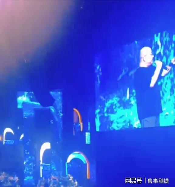 九游娱乐文化：刀郎演唱会投入巨资却被19岁少女抢走风头(图8)