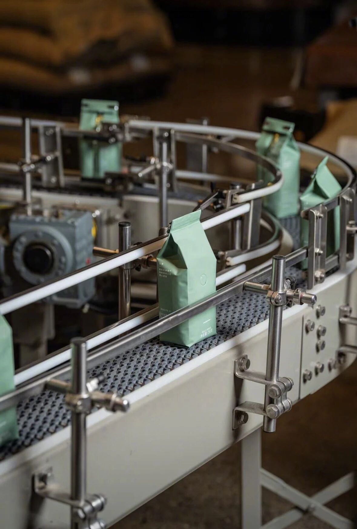 “独立”的星巴克开始发力下沉市场？(图4)