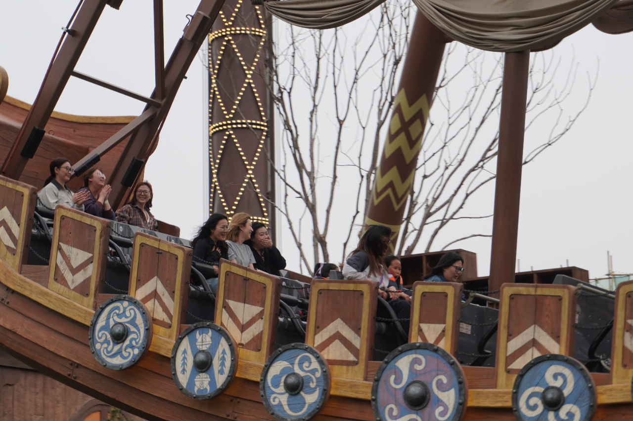 九游娱乐：泡泡玛特城市乐园补上的不只是海盗船、跳楼机(图2)