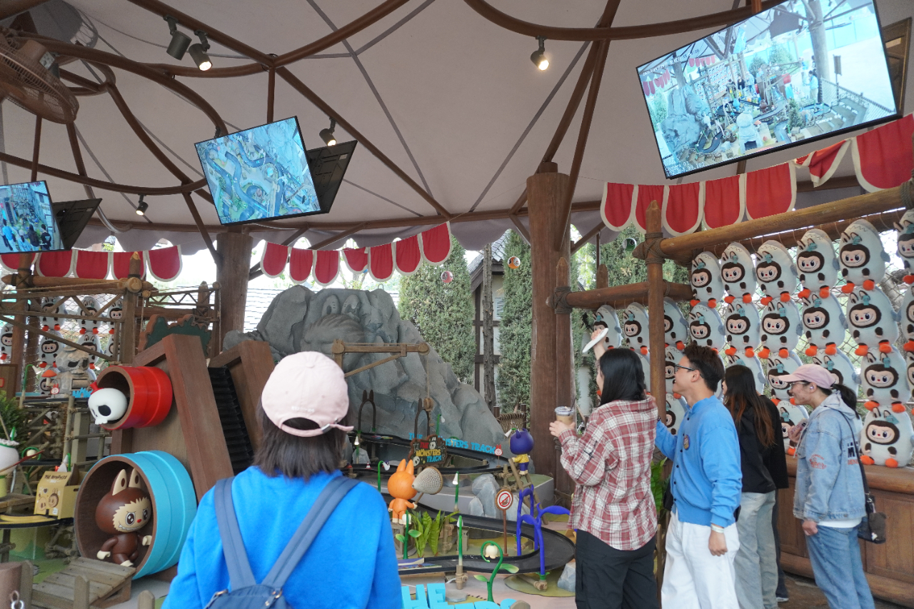 九游娱乐：泡泡玛特城市乐园补上的不只是海盗船、跳楼机(图8)